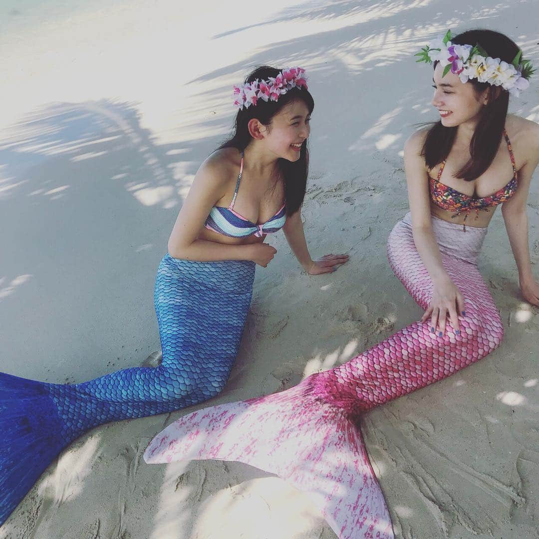 Seventeenさんのインスタグラム写真 - (SeventeenInstagram)「サイパンでマーメイドになったりんくまーしゅ🧜‍♀️🌟 アプリSTchannelでサイパンのおすすめスポットを紹介してるからチェックしてね🌺 いつかの#Seventeen撮影中 #STニュース #サイパン #マリアナってどこ #サイパンマーメイド #りんくまーしゅ #久間田琳加 #りんくま #マーシュ彩 #マーシュ #マーメイド #人魚姫」6月9日 12時31分 - seventeenjp_mag