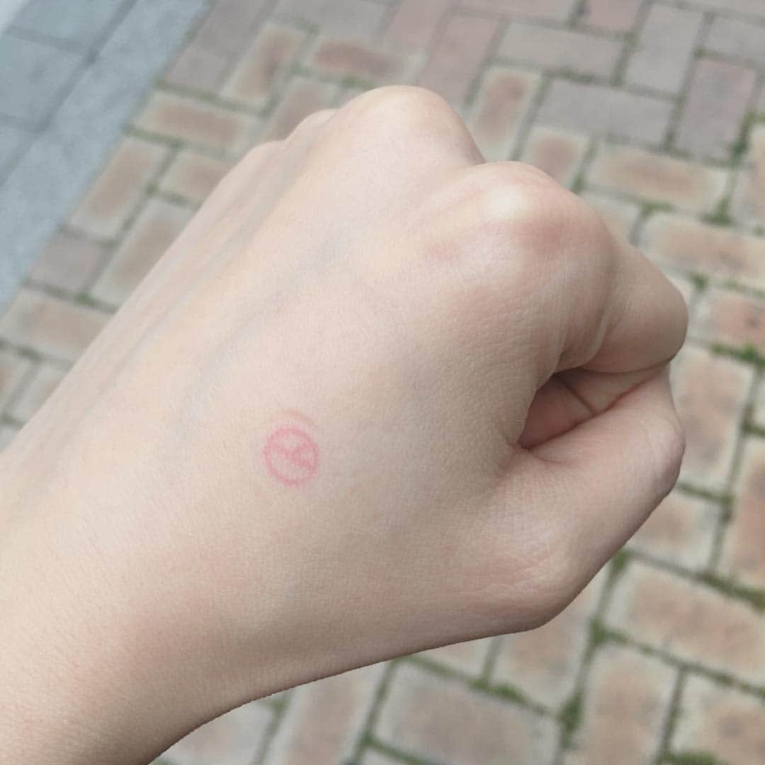 キム・ジウォンのインスタグラム：「6.13 지방선거 본투표도 많은 참여 부탁드려요.  투표합시다!😊」