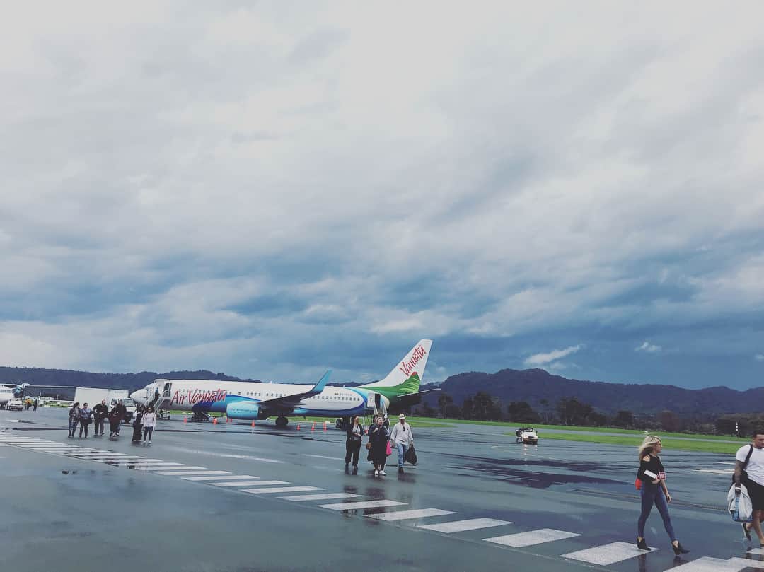 島村まみのインスタグラム：「友人に会いにバヌアツ共和国に来ています🇻🇺 とても楽しいです😆✨ #バヌアツ#Vanuatu#バヌアツ共和国#旅」