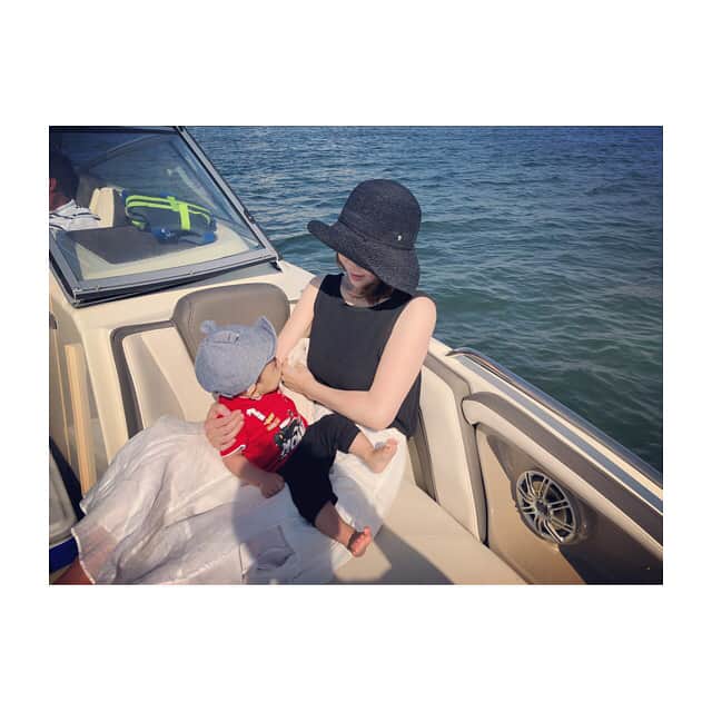 のインスタグラム：「初めての航海に出る🌊 #人生とは航海である #船出 #航海 #船旅 #familyday #babyboy #生後7ヶ月」