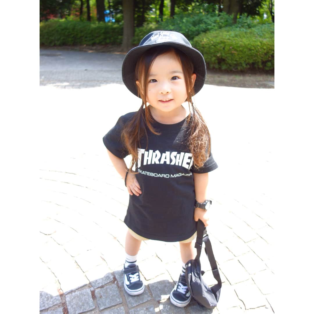 Saraさんのインスタグラム写真 - (SaraInstagram)「⠀ coordinate♡ ⠀ T-shirt ➡︎ #thrasher  short pants ➡︎ #branshes  socks ➡︎ #petitmain  shoes ➡︎ #vans  bag ➡︎ #patagonia ⠀ ⠀ @branshes さんの ベージュのショートパンツが可愛い✰﻿ たくさん使えそうです☺︎ ⠀ #ootd #outfit #kids #kids_japan #kids_japan_ootd #kjp_ootd #ig_kids #ig_kidsphoto #kidsfashion #kidscode #kidsootd #kidswear  #kidsstyle #girl #black #streetgirl #streetstyle #sporty #sportygirl #ナイキ #キッズコーデ #キッズファッション #3歳」6月9日 21時29分 - sarasara718