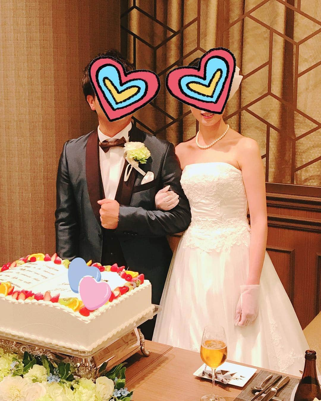 長谷川萌美さんのインスタグラム写真 - (長谷川萌美Instagram)「友人の結婚式でした。 . 世界で一番綺麗で、 世界で一番、幸せなお二人だと思います。 . 笑って、泣いて、素敵な結婚式でした。 . こうして参加できてとても嬉しいです またおしゃべりしようね！ 久しぶりに、ラケット持ってラリーする？ いや、プリクラ撮ってその後沢山食べるのが私達だね。なんて！ . ご結婚、おめでとうございます！ 幸せそうでとても嬉しいよ💓 末永く、お幸せに🤵👰❤️ .  #友人 #結婚 #結婚式 #おめでとう #お幸せに #ブライダル #wedding #happywedding」6月9日 21時23分 - moemi_hasegawa