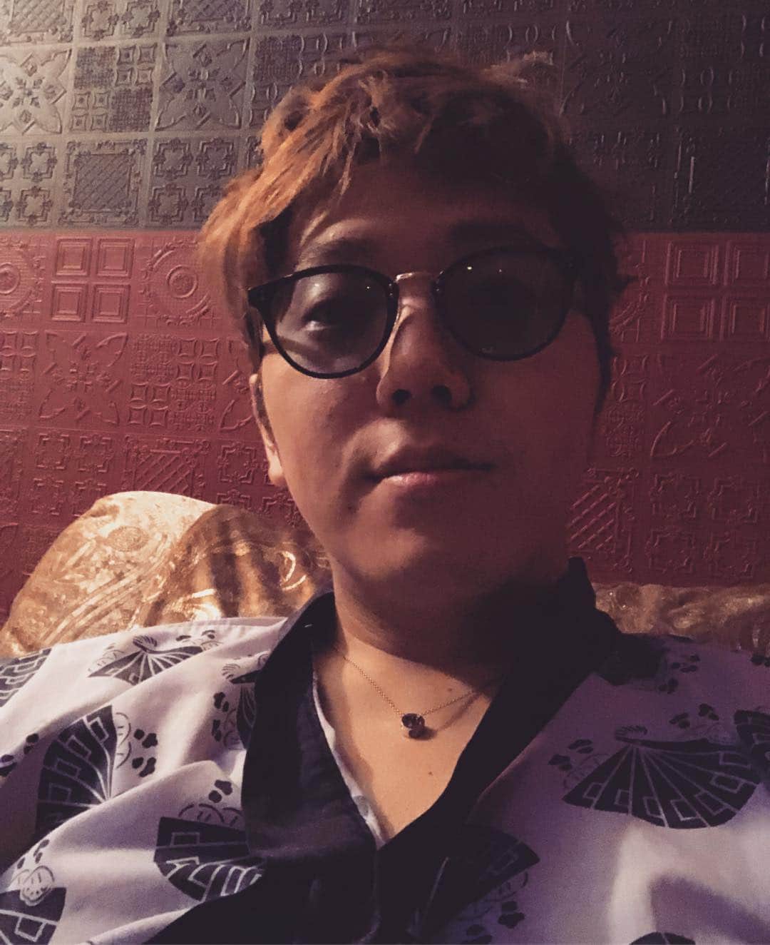 HIKAKINのインスタグラム：「行きつけのマッサージではいつもこの格好でごわす。足ツボ40分、全身60分オイルコース安定でごわす。」