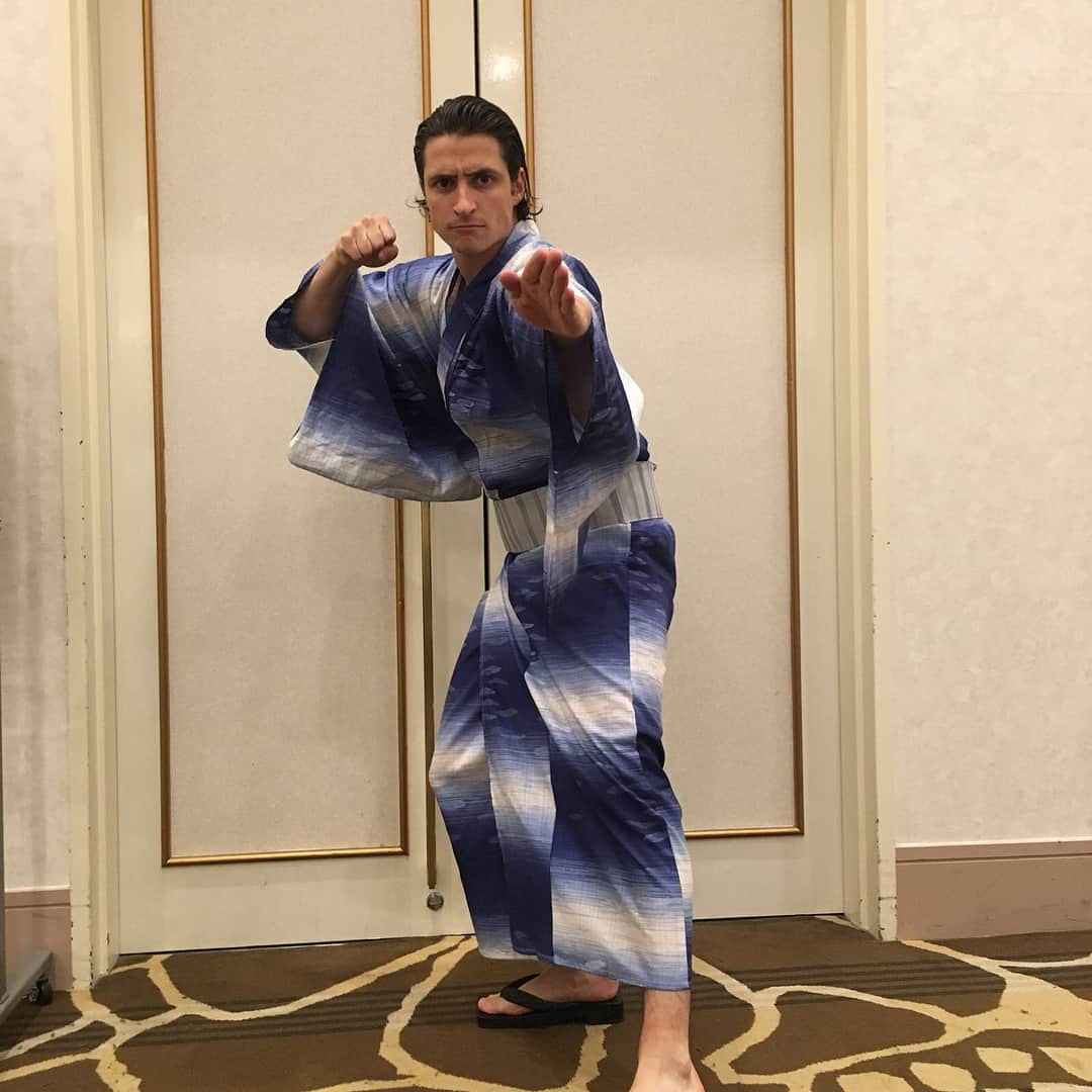 スコット・モイアのインスタグラム：「Japan trip complete. What a blast. Momma I’m coming HOME!!!」