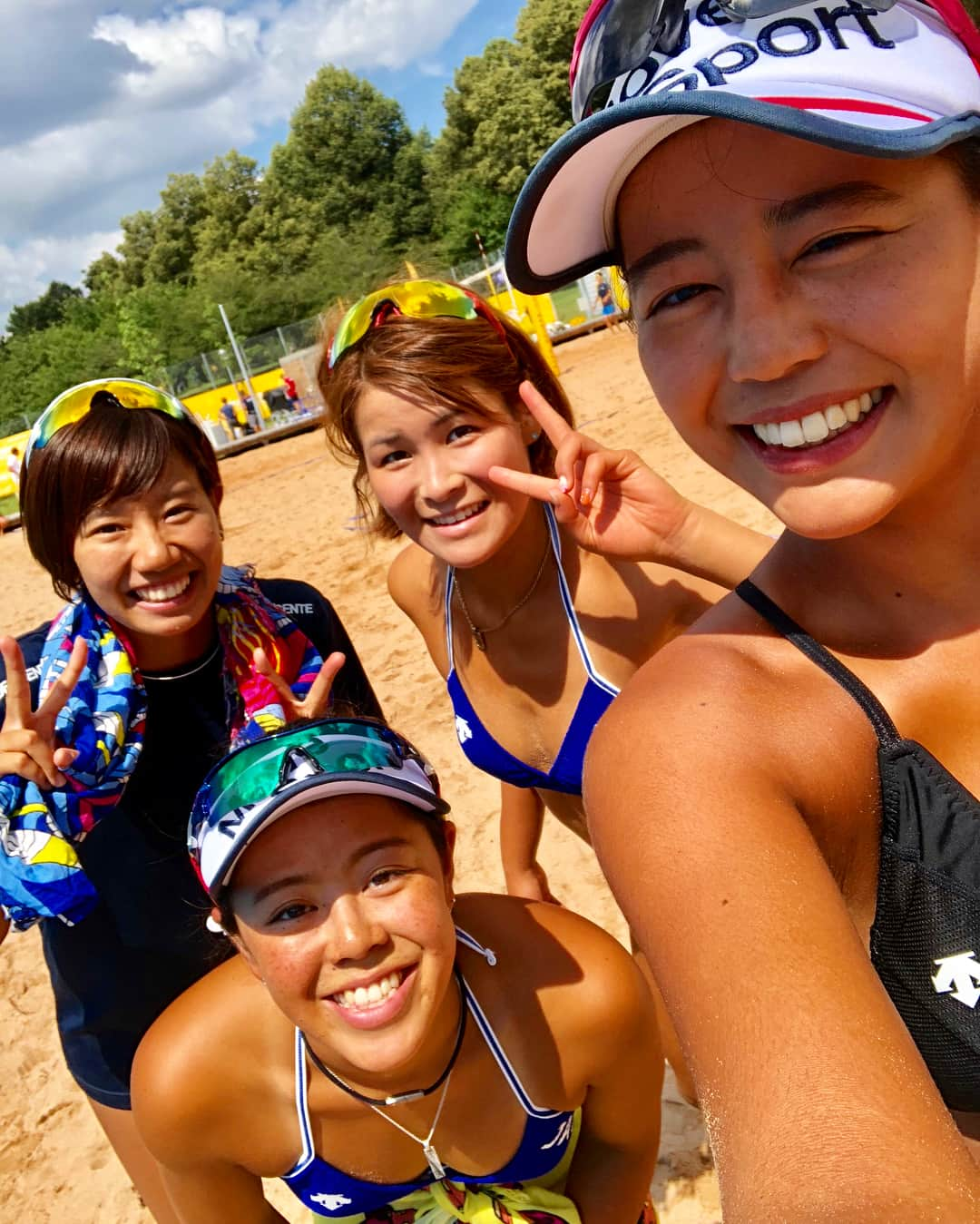 坂口佳穂さんのインスタグラム写真 - (坂口佳穂Instagram)「At the opening ceremony tonight, the game starts tomorrow🏐🙌 #wucbeachvolley2018 #teamjapan #beachvolleyball」7月8日 22時33分 - s_ka_ho