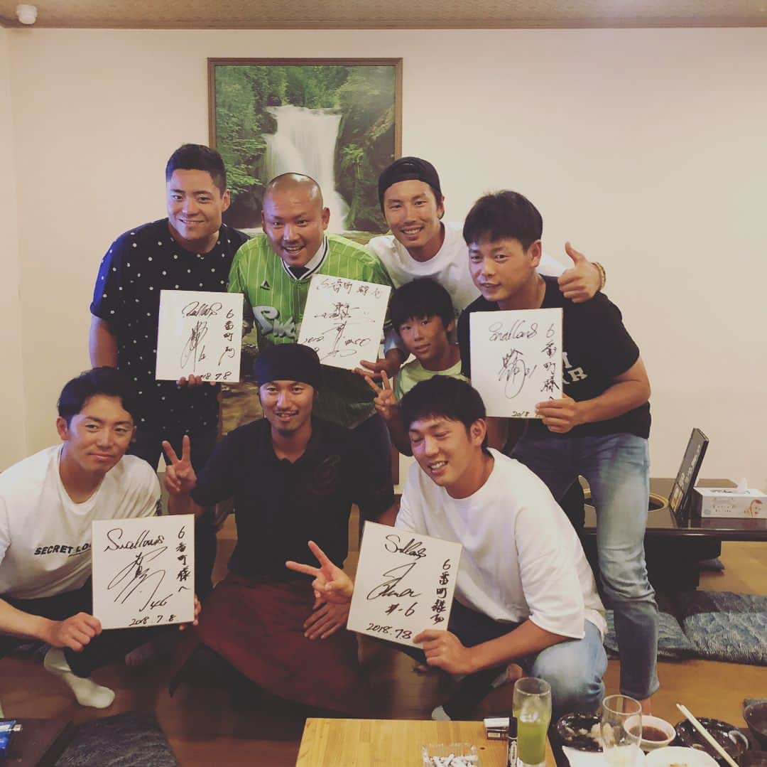 上田剛史さんのインスタグラム写真 - (上田剛史Instagram)「明日は勝ちます❗️ みんな頑張ります❗️ #静岡 #焼肉 #6番町 よろしくお願いします。」7月8日 23時24分 - tsuyoshi50