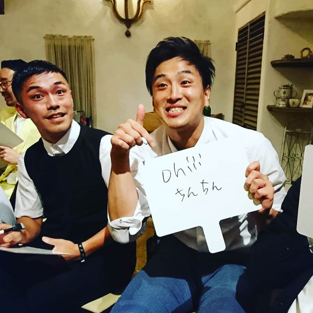 眞庭城聖さんのインスタグラム写真 - (眞庭城聖Instagram)「今日は智也とステファニーの結婚式でした㊗️ 2人のラブラブ感がめっちゃ伝わってくるとてもいい式でした^ ^  久々に集まるドッグスメンバーやプロのメンバーと会えた事もすごく嬉しかったです‼️ 皆んなそれぞれの場所で頑張りましょう‼️🏀 智也&ステファニー末永くお幸せに😊👏 #happywedding #結婚式 #underdog  #サンロッカーズ渋谷 #茨城ロボッツ #bleague #basketball #streetball  #達朗は神がかってた #大喜利は達朗が優勝 #happilyeverafter」7月8日 23時52分 - money_0527