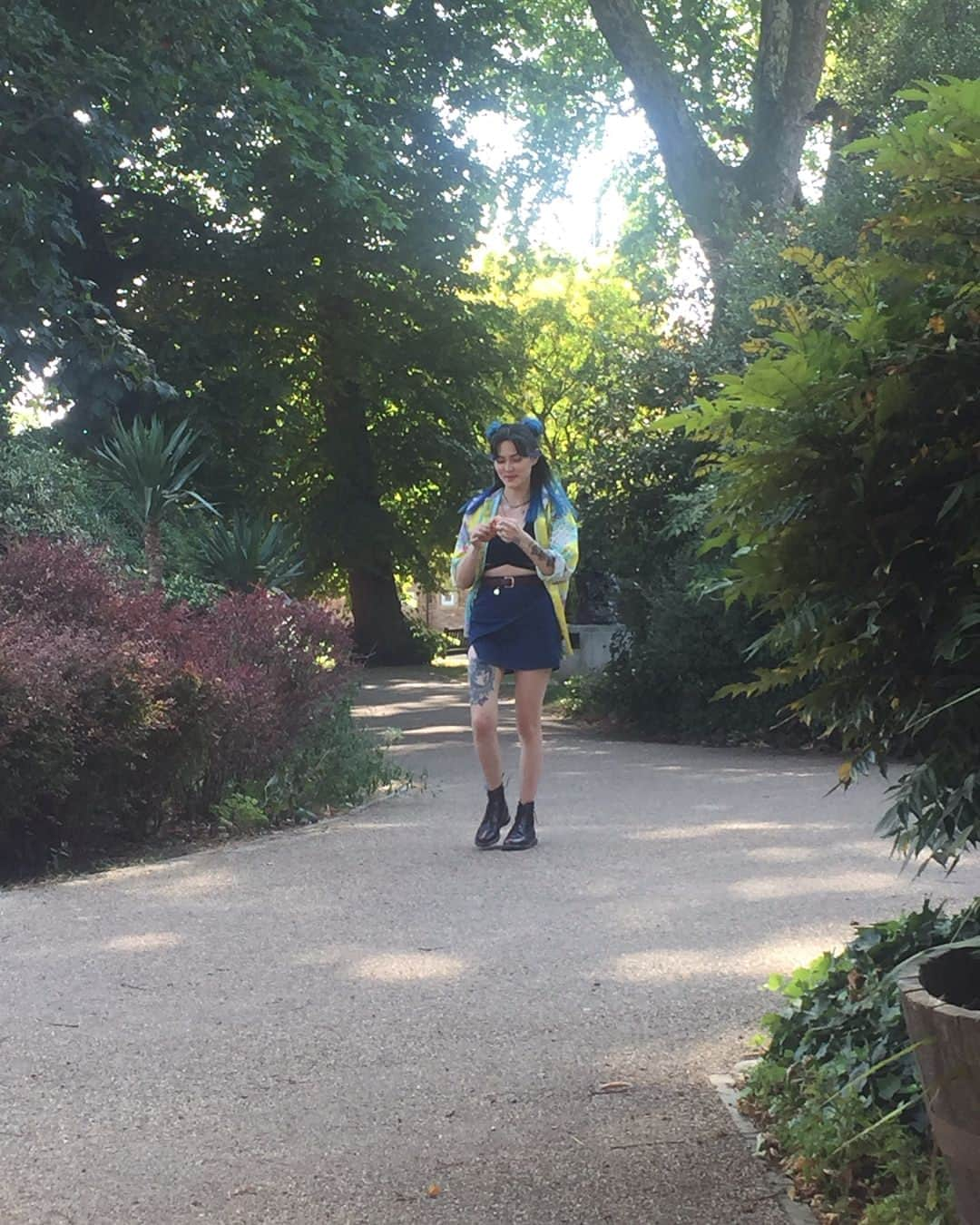 ストレンカ朝美さんのインスタグラム写真 - (ストレンカ朝美Instagram)「Afternoon tea in Holland Park 🌳🌞」7月5日 1時52分 - asamizdrenka