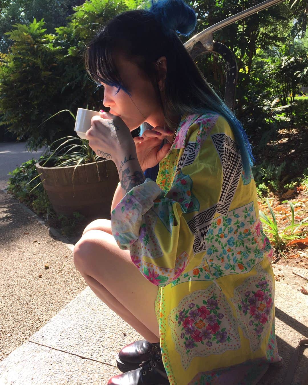 ストレンカ朝美のインスタグラム：「Afternoon tea in Holland Park 🌳🌞」