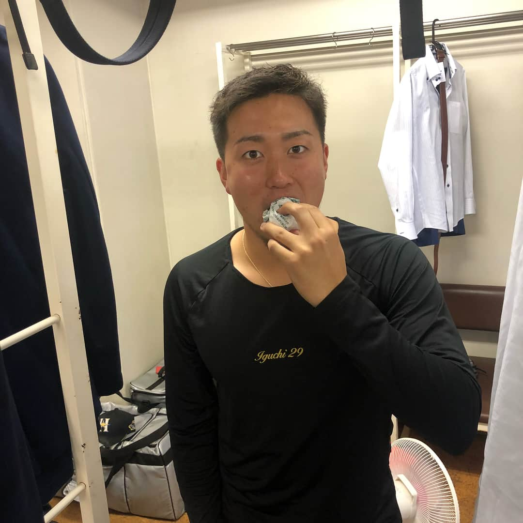 中田翔さんのインスタグラム写真 - (中田翔Instagram)「皆さんお疲れ様です！ 今日1の楽しみ！ラッキーピエロ！！ うまかった^_^ #中田#鍵谷#井口#ラッキーピエロ」7月5日 11時27分 - shonakata_official