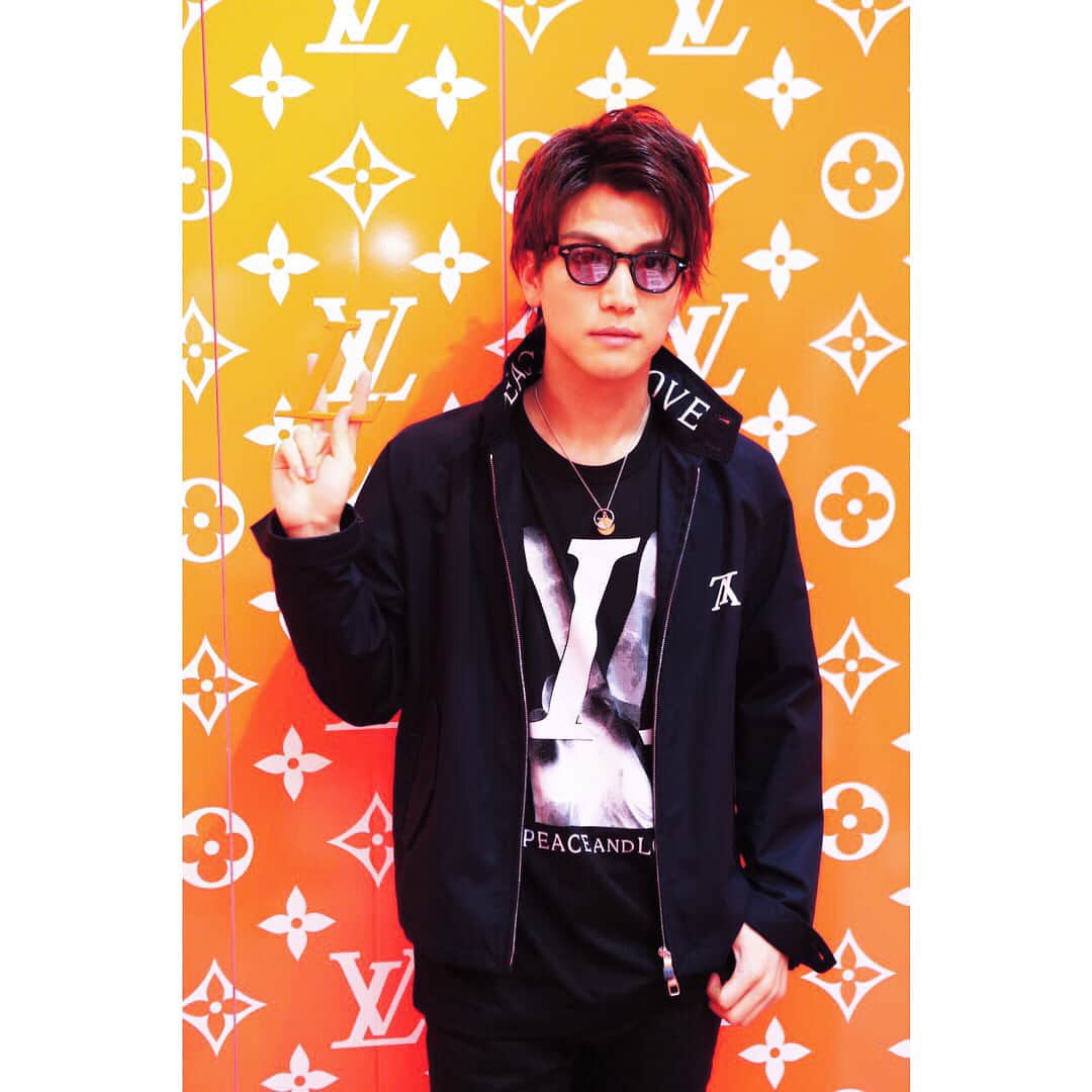 岩田剛典さんのインスタグラム写真 - (岩田剛典Instagram)「✌🏻🧡 @louisvuitton  #LVMenFW18 #LVIsetan」7月5日 11時29分 - takanori_iwata_official