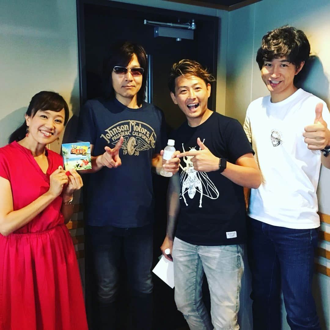 吉本大樹さんのインスタグラム写真 - (吉本大樹Instagram)「#FmKYOTO @fmkyoto89.4 #SunnysideBalcony 聞いてくださった皆さん、DJ寺田有美子さん ありがとうございました＼(^o^)／ 京都も凄い雨ですがアルバム聴いてスカッとして下さい🤙🏻☔️☀️ #doa #NewAlbum #ISLAND #徳永暁人 #髪みじかなった 🤣」7月5日 12時51分 - hiroyoshimoto