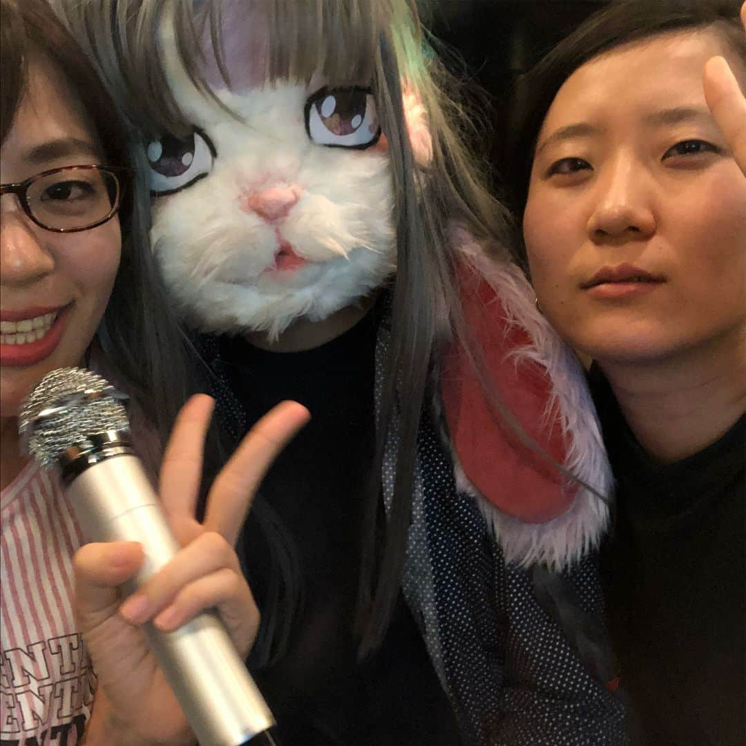 篠原かをりさんのインスタグラム写真 - (篠原かをりInstagram)「遊んでくれる後輩がいてハッピー 動物の被り物は美大生の後輩の手作り  #武蔵小杉 #駄菓子バー #着ぐるみ #カラオケ」7月5日 20時56分 - kawori_rat