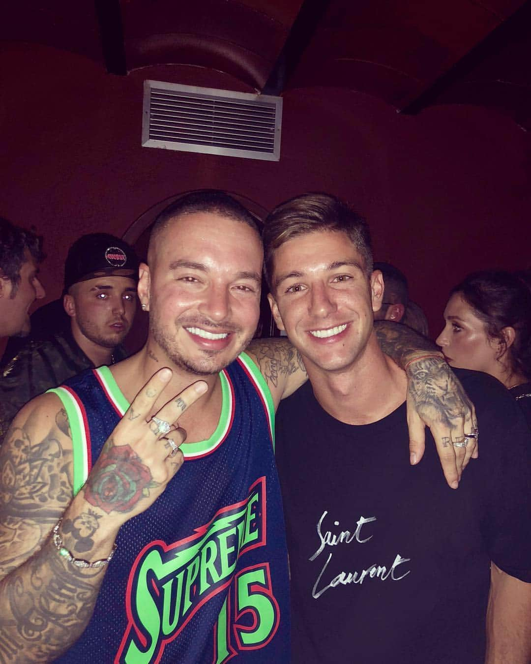 ルシアーノ・ビエットのインスタグラム：「Talento puro @jbalvin 🙏」