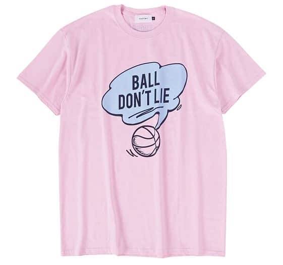仲西淳さんのインスタグラム写真 - (仲西淳Instagram)「#HoopSlangBot オリジナルTシャツ今日から発売です！  英語で良く使うバスケットボールのスラング用語を解説する#HoopSlangBot はツイッターから始まり、バスケットボールカルチャーマガジン @fly.magazine にて好評連載中！ 今回はペイントアーティストの @dunkwell.tokyoとのコラボグッズとしての第一弾！ "BALL DON'T LIE" "ボールは嘘をつかない"という意味だがスラング用語としてもっと深い意味がある！  詳しい情報&購入は→ @factryjp から！ http://factry.shop ※今回のグッズは7/31までの完全受注生産になります。 ※購入可能サイズS,M,L,XL,2XL,3XL ¥4,800円（税込）  #flymagazine  #HoopSlangBot #fly_magazine  #BallDontLie #Factryjp #Dunkwell」7月6日 12時13分 - jwalkballfolife