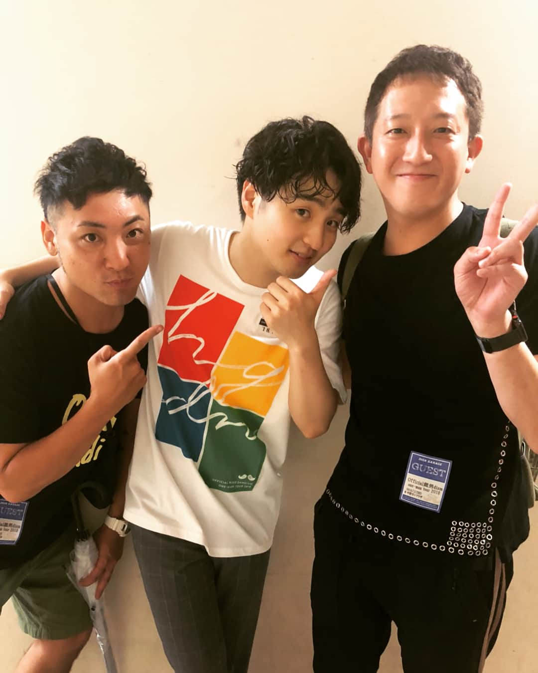 川口徹道さんのインスタグラム写真 - (川口徹道Instagram)「最高ー！ カッコ良かったー！  大盛り上がり！！ #official髭男dism のライブにお邪魔しました。  #中野サンプラザホール  #ツアーファイナル #月9主題歌 #コンフィンデンスマンjp  #ノーダウト #10月ニューシングル発売 #藤原聡 くん #サバンナ高橋 さん #てつみち  次回は #NHKホール  サンプラザの3倍ぐらいのデカさ…凄っ！！！ official髭男dismの皆さん、聡くんお疲れ様でした！！」7月6日 14時13分 - tetsumichi0609