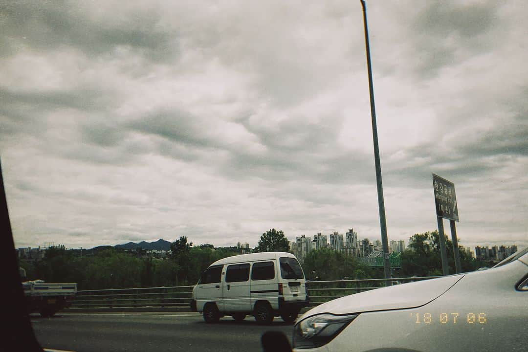 ロゼさんのインスタグラム写真 - (ロゼInstagram)「☁️ cloudy day in Seoul ☁️」7月6日 14時57分 - roses_are_rosie