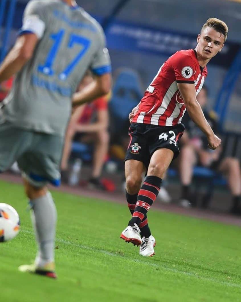 のインスタグラム：「Happy to get my first minutes of pre season last night and a goal🤔😂」