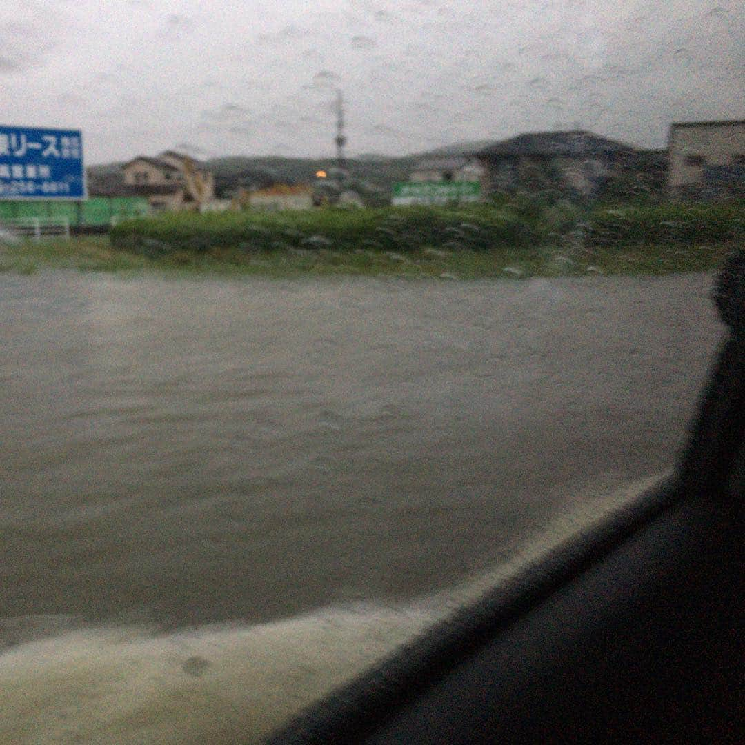 佐竹明咲美さんのインスタグラム写真 - (佐竹明咲美Instagram)「これから取材に向かいます。 岡山IC付近の道も冠水しているところがあります。 みなさん命を守ることを最優先に行動してください！」7月7日 5時26分 - asami_satake