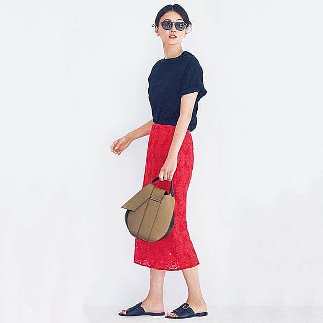 集英社FLAG SHOP（フラッグショップ）さんのインスタグラム写真 - (集英社FLAG SHOP（フラッグショップ）Instagram)「このコーデがとっても好み💕 tops:M7days  skirt:MICA & DEAL  bag:BELLMER  shoes・MAURO de BARI  気になるアイテムは画像をタップすると商品詳細ページに移動できます🚀  #marisol #マリソル #最新号掲載 #shopmarisol #ショップマリソル #m7days #micaanddeal #maurodebari #bellmer #フラッグショップ #flagshop #集英社flagshop #集英社フラッグショップ #cordinate #コーデ」7月7日 2時18分 - happyplusstore