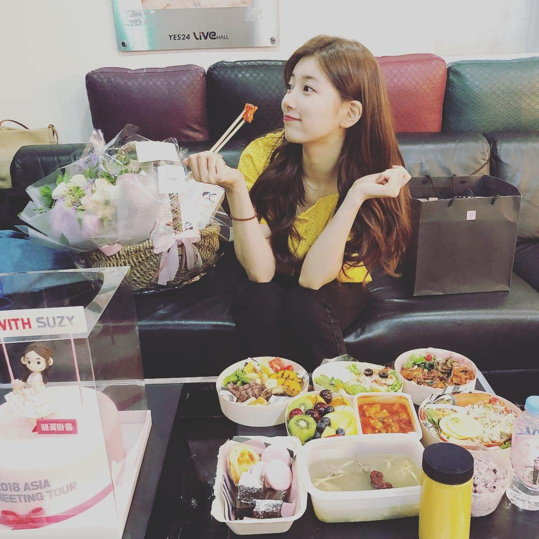 ペ・スジさんのインスタグラム写真 - (ペ・スジInstagram)「다들 조심히 와요 💜 #with」7月7日 15時06分 - skuukzky