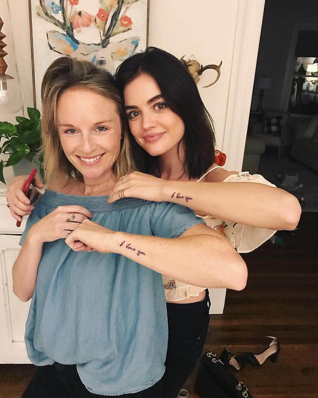 ルーシー・ヘイルさんのインスタグラム写真 - (ルーシー・ヘイルInstagram)「Nothing says sisterly bonding more than permanently tattooing your body. After years of wanting our grandmothers writing, we did it ! Our Grammy was our favorite person & now she’s even more a part of us. Also, my sister is a badass who raises two kids, teaches combat classes AND goes on tattoo runs with her baby sister 💃🏻 Also, ouch. This one hurt.」7月7日 13時42分 - lucyhale