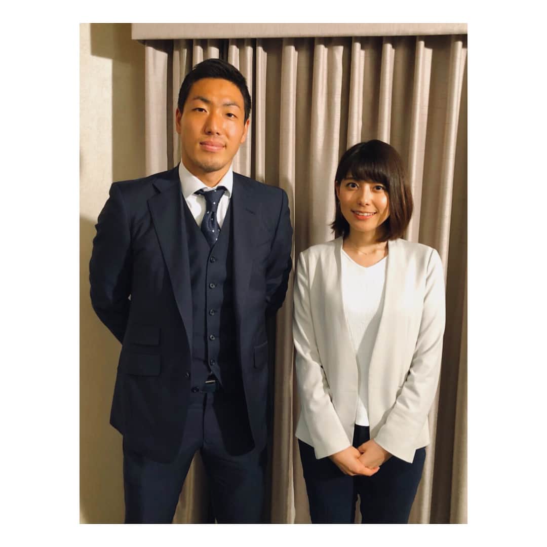 上村彩子さんのインスタグラム写真 - (上村彩子Instagram)「. 先週のS☆1はワールドカップ中継のためお休みでしたが、今週からまた通常通りのスタートです✨ . 私たちにたくさんの感動を与えてくれたサッカー日本代表が木曜日に帰国✈️🇯🇵西野ジャパンのみなさま本当にありがとうございました！ . 日本を救ってきたスーパーセーブや守備の話もききたかったのですが、今回のS☆1では川島選手、昌子選手にベルギー戦の3失点目についてのお話を中心に聞いてきました。川島選手は『正直見たくない』と、昌子選手は『今までの人生で一番悔いがのこる』『帰ってくる機内でも悔しくてなかなか眠れなかった』、というあのシーン、選手は何をかんじて、今後どう繋げたいのか。複雑な想いの中語ってくださいました😢 0:30〜のS☆1でご覧ください！ . #西野ジャパン#サッカー日本代表 #川島永嗣 選手#昌子源 選手」7月7日 18時13分 - saekokamimura