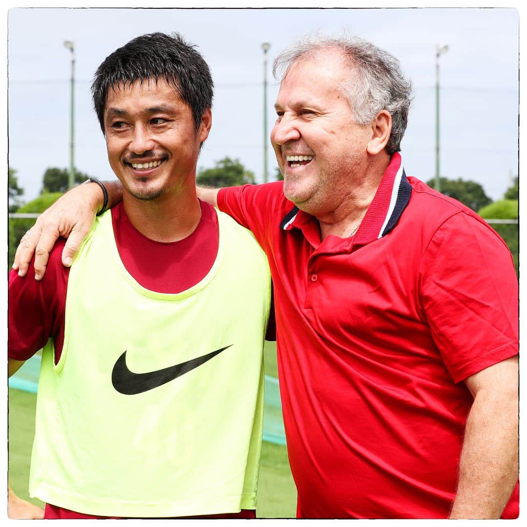 鹿島アントラーズさんのインスタグラム写真 - (鹿島アントラーズInstagram)「誇りを胸に戦う。  #鹿島アントラーズ #kashimaantlers #jリーグ #jleague #ジーコ #zico #ジョルジーニョ #jorginho #小笠原満男 #mitsuoogasawara #もしjリーグがなかったら #この光景は見られなかった」7月7日 19時54分 - kashima.antlers