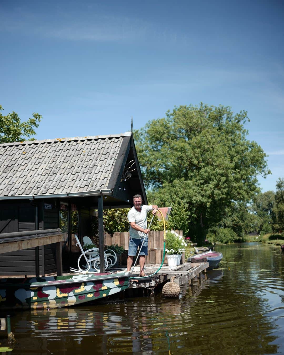 石川涼さんのインスタグラム写真 - (石川涼Instagram)「Amsterdamから車で1時間半ほど北上した所にあるGiethoormという村に連れて来て貰いました。ボートでランチをしながら大自然の中に暮らす人々や沢山の動物達に触れて仕事に戻るのが嫌になりました笑  Thank u very much @cuguo !! #giethoorn#leica#leicasl#leicacamera」7月7日 21時18分 - vanquishceo