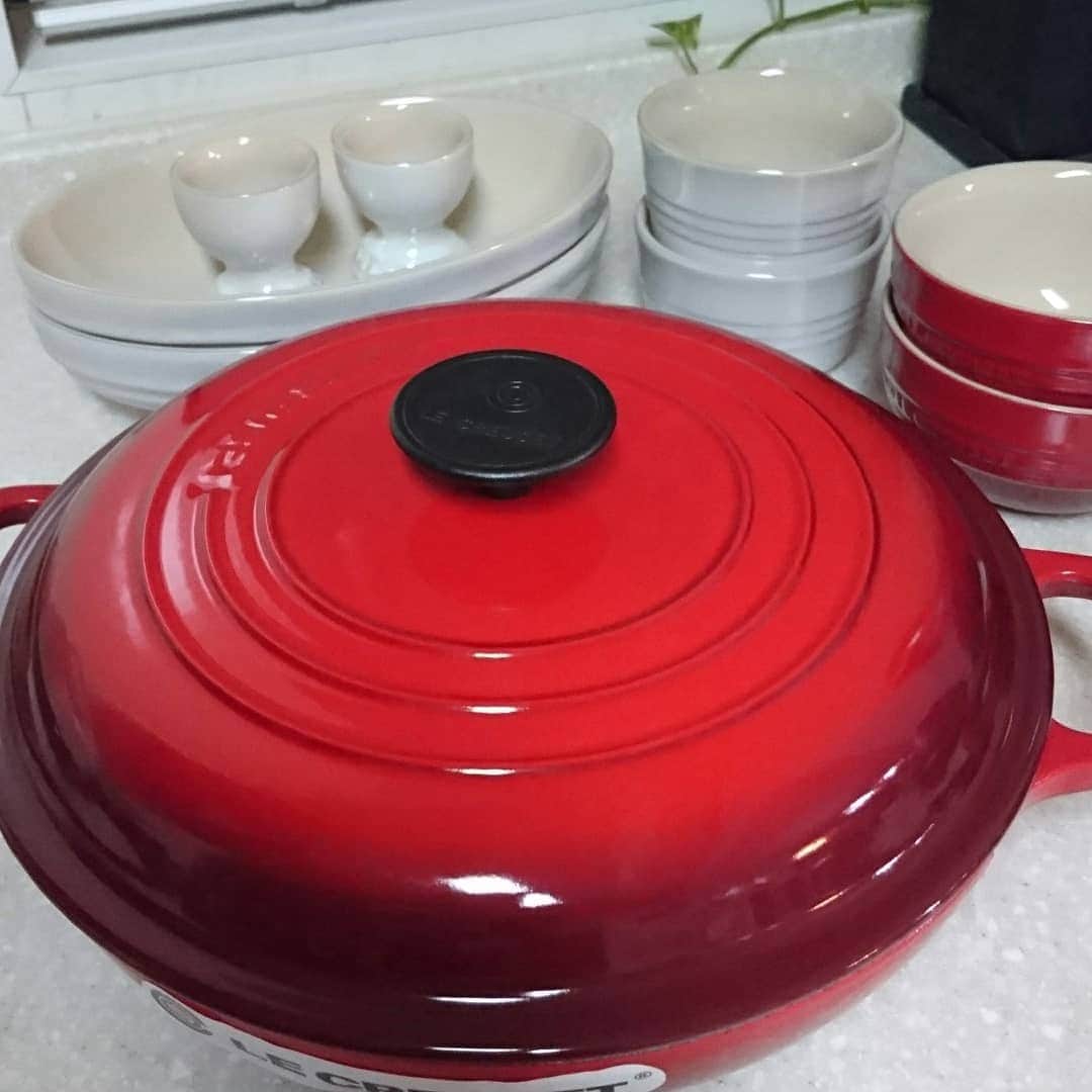 水谷雅子さんのインスタグラム写真 - (水谷雅子Instagram)「新しく食器と調理器具買いました🎵 ル ・クルーゼのシリーズは好きなので少しずつ増やしたいです😉💓 #lecreuset #ルクルーゼ #鍋 #調理器具  #食器」7月7日 21時33分 - mizutanimasako