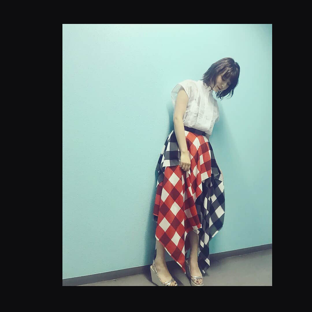 上白石萌歌さんのインスタグラム写真 - (上白石萌歌Instagram)「最近のわたしとお洋服👗 ステキな衣装で全国各地駆け回っております タグ付けしたので是非みてね☺︎」7月7日 22時24分 - moka____k