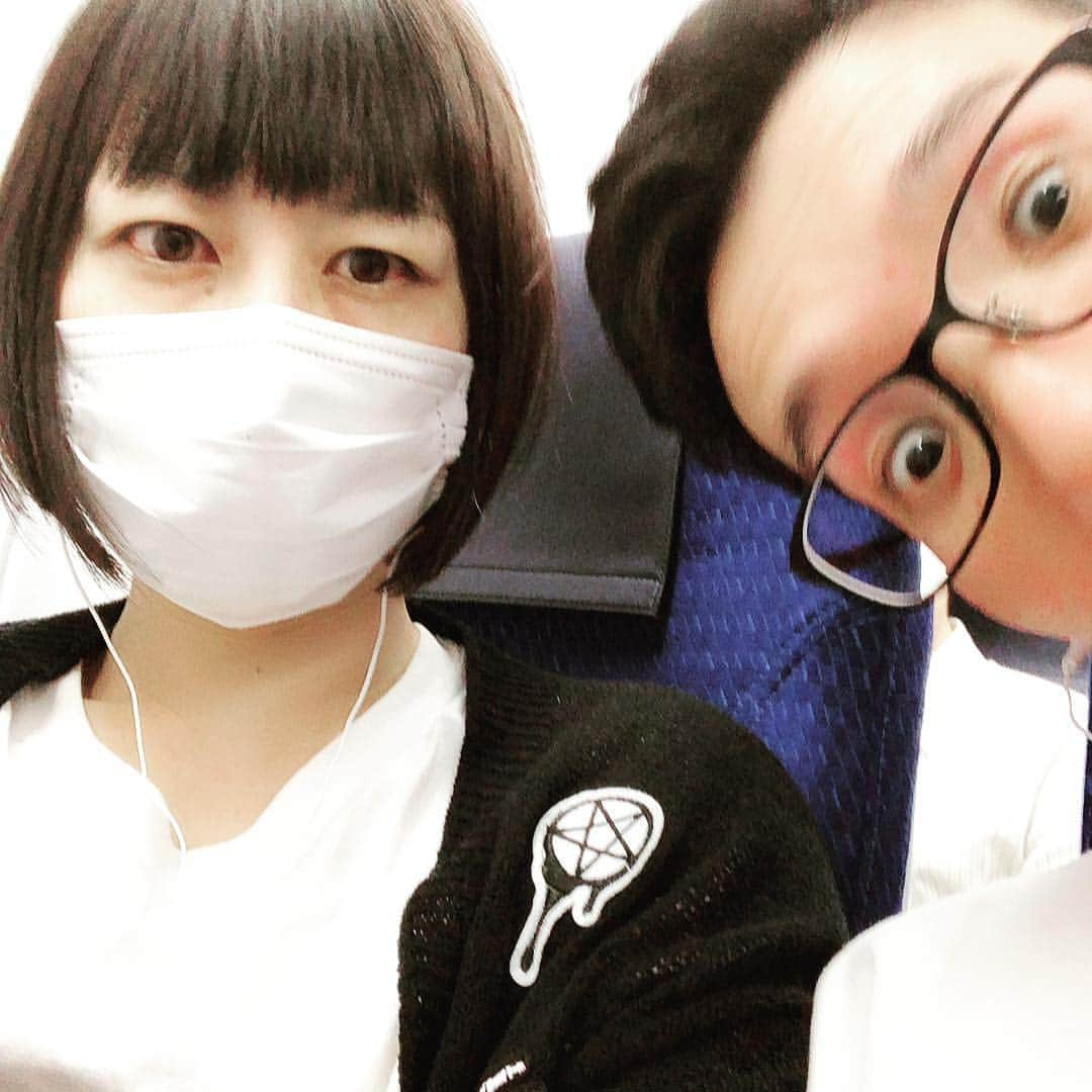 鳥居みゆきさんのインスタグラム写真 - (鳥居みゆきInstagram)「無事飛んだ！着いた！ 機長とCA #狂宴封鎖的世界 #メーデー」7月7日 22時21分 - toriimiyukitorii