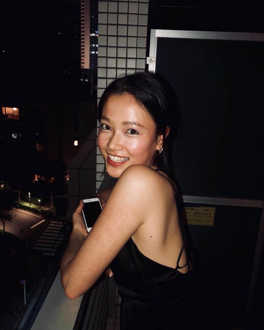 草刈麻有のインスタグラム：「Night...💃🌝😴」