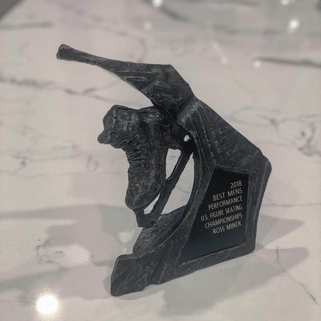 ロス・マイナーのインスタグラム：「Thank you to @profsk8rsassoc for this award. It's a beautiful reminder of a wonderful moment. The irony of it arriving six months to the day after my performance in San Jose is not lost on me. It has been a trying few months, but nothing in the world will ever make me forget the feeling of that performance. The audience's power, the self-satisfaction, the joy in my coaches' eyes, the feeling of vindication for sticking it out all blended into one of the most memorable and beautiful moments of my life. Chasing that feeling has always been my reason for skating.  Moments will always mean more than medals.」