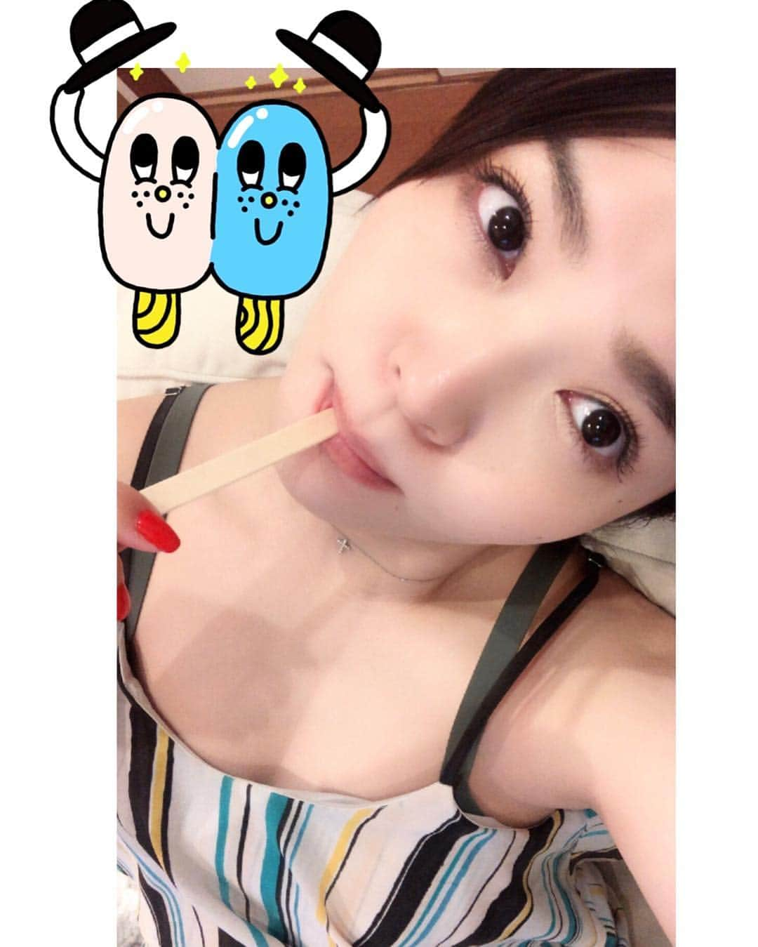 阿部桃子さんのインスタグラム写真 - (阿部桃子Instagram)「アイスが止まらない夏🍧🍦🌴🌺🌻🌞2018  GN🌙  #icecream #yummy #summer #2018 #gn」7月8日 1時42分 - abemomoko_official