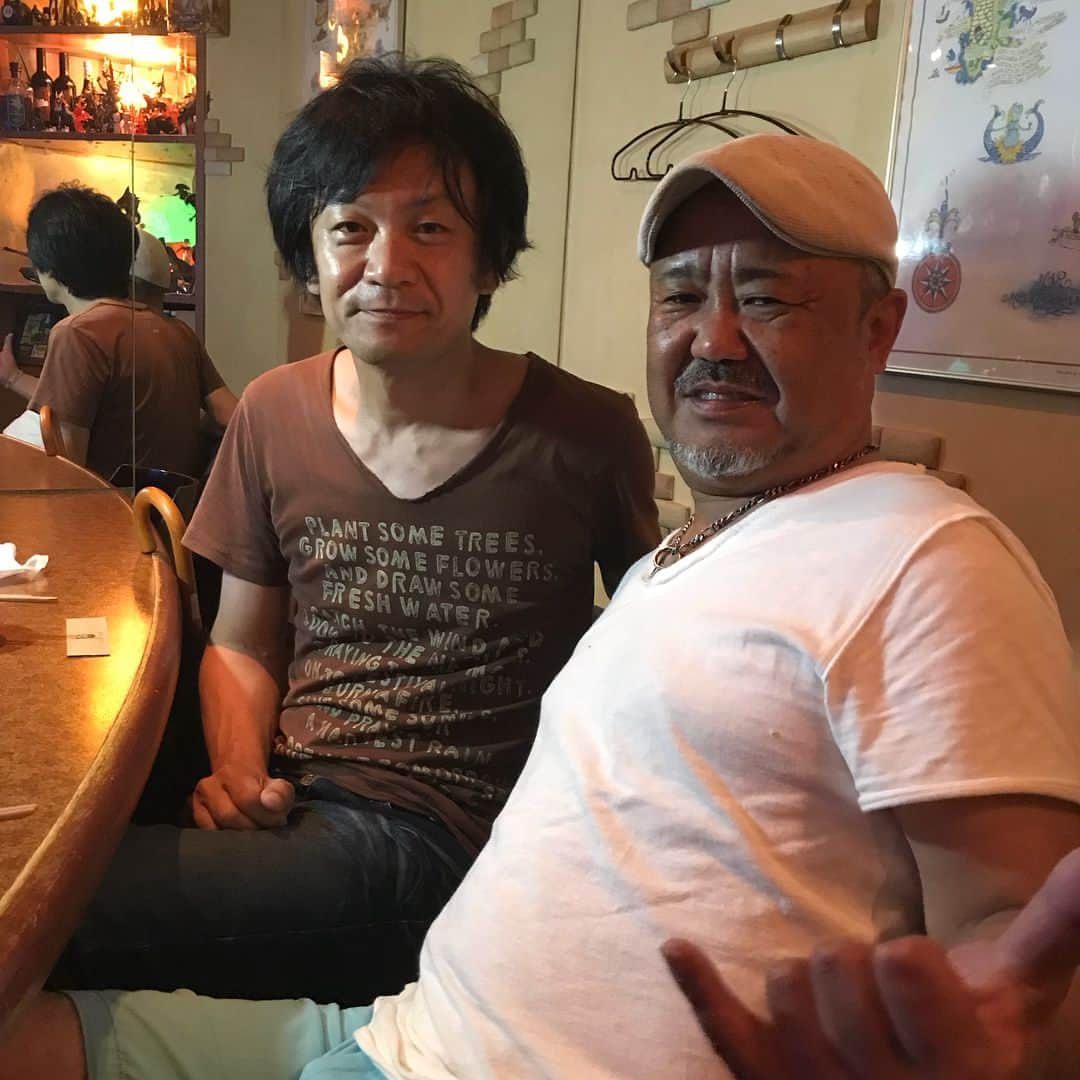 金戸覚さんのインスタグラム写真 - (金戸覚Instagram)「人吉にて久しぶりの再会。こう見えても後輩だから！ 水位は相変わらず高い！」7月8日 2時42分 - kanetosatoru