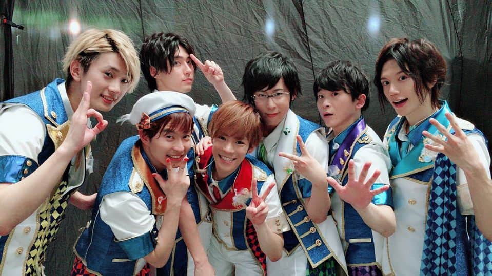 小野賢章さんのインスタグラム写真 - (小野賢章Instagram)「アイナナライブ、ありがとうございました！ 衣装はこんな感じでした✨ #アイナナ」7月8日 18時15分 - kenshoono1005