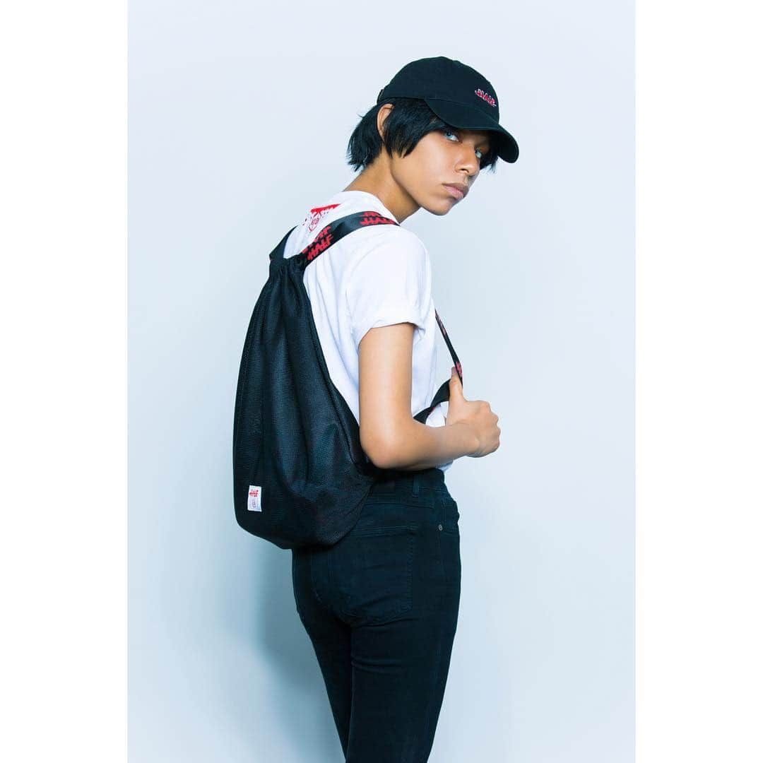 アヴちゃんさんのインスタグラム写真 - (アヴちゃんInstagram)「🎒 #女王蜂」6月14日 19時36分 - qb_avu