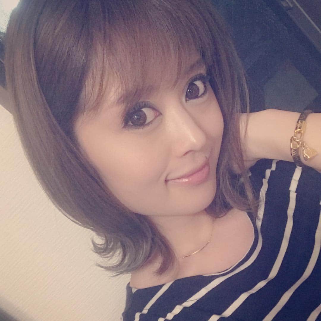 池田麻理子のインスタグラム：「髪切った✌︎ 三好くんいつもありがとう🙆‍♀️ #newhair」
