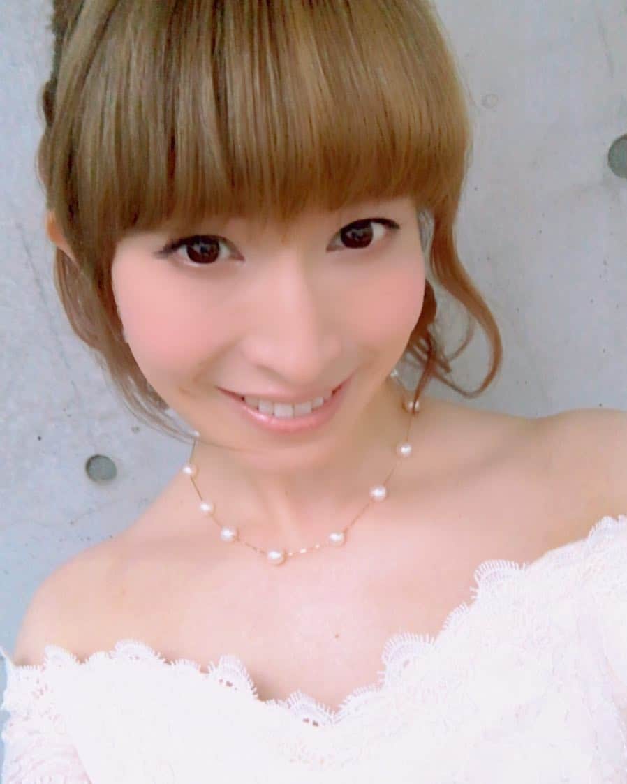 名塚佳織さんのインスタグラム写真 - (名塚佳織Instagram)「(❁ᴗ͈ˬᴗ͈) FLOWERS プレミアムアコースティックLIVE ご来場下さった皆様！ ありがとうございました♪ 今作のラストを 皆様のあたたかい空気に包まれ 迎えることができて幸せでした♡ 今まで本当にありがとうございました！ これからもFLOWERSを 愛し続けて頂けますと幸いです♡  白羽蘇芳」6月15日 0時35分 - nazuka_kaori424