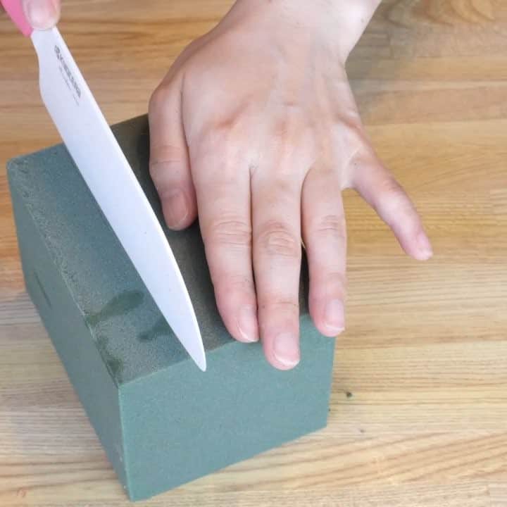 みのりんのインスタグラム：「Making of floral foam Alien from toystory！asmr  video up on my channel if interested!! りとるぐりーんめん を花用スポンジを使って作ったよ！音フェチ動画もあるのでぜひみてね！  #youtube #toystory #pixar #disney #asmr #foam #floralfoam #cute #flower #art #craft #ピクサー #ディズニー #音フェチ #トイストーリー #リトルグリーンメン #かわいい」