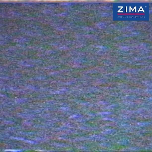 のインスタグラム：「先月開催された＜ZIMA BLOCK PARTY＞のイベントレポートが公開中！ヒップホップ誕生の礎になった“ブロック・パーティー”をテーマにkZm（YENTOWN）、あっこゴリラ、JABBA DA FOOTBALL CLUB、Taeyoung Boyの若きアーティストたちを迎え開催。その他、ZIMAレジデントDJのDJ RENとMCにSIMON、さらにkZmのアルバムジャケットのデザインなどで知られるYuki Nakajoが会場展示を手掛けた。豪華アクトが大集結したスペシャルな一夜の模様をレポート。 詳しくはこちら☞https://zima.jp/feature/blockparty-report/（＠zima_japan） 📹 by @motherfucko  #ZIMA #ジーマ #ZIMABLOCKPARTY #Report #kZm #あっこゴリラ #jabbadafootballclub #jbfc #Taeyoungboy #pizzaslice #musicfighters #music」