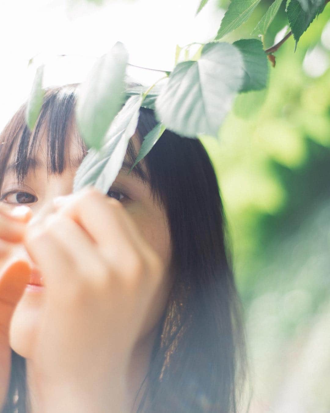 花盛友里のインスタグラム：「Shooting for @tokyu_thescramble . いつもの大好きメンバーで毎月一回撮影するスクランブルの連載。 もうすぐ産休でしばしお休み。 いつもおしゃべりするだけでも楽しいのだ。 そして毎月変わるかわい子ちゃんたち。 幸せの極み。 Thank you so much for everything to @yukokagami @souman_natsuko @akane_koizumi_  Model by @anko0_0」