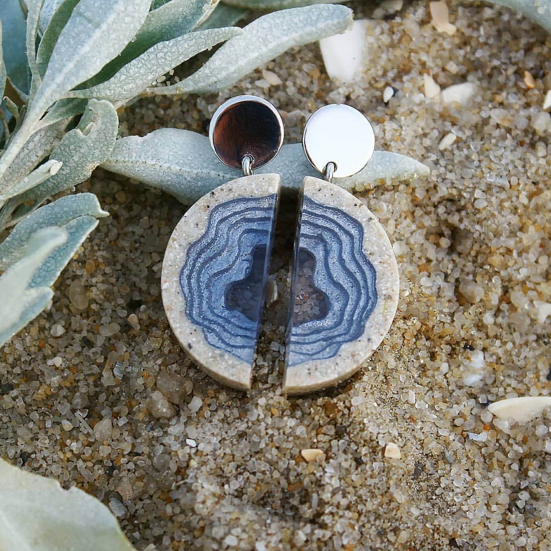 Britta Boeckmannのインスタグラム：「Inlet dangle earrings 🤗 BoldB.com.au  #earrings #dangleearrings #dropearrings #jewelry #jewellery #beach #sea #ocean #beachlife #beachy #accessories #melbourne #beachgirl #love #topography #beachstyle #summer #sand」