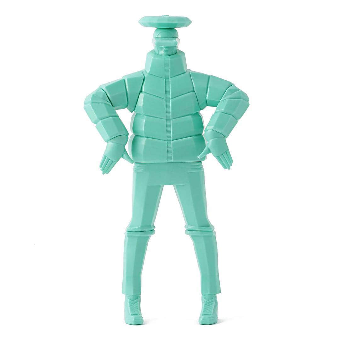 DJ DARUMAのインスタグラム：「【FULL-BK× TAKU OBATA】 SOFB BOY (RAW EDITION) 本日6/15(Fri) PKCZ GALLERY STOREにて超限定発売 . PKCZ GALLERY STOREに展示されている 木彫アートをソフビで表現 TAKU OBATA SOFB BOY フィギュア ターコイズカラーはFULL-BKの限定カラーです . ■TAKU OBATA - 現代美術家・彫刻家であり 木彫の作品を代表作の一つとする B-BOY彫刻家 / 小畑多丘 . #FULLBK #takuobata #sofbboy @fullbk  @takuobata @pkcz_gallery_store  @unboxindustries #unbox  #unboxindustries ⚠️数に限りがございますのでご購入は お一人様一点までとさせていただきます ⚠️FULL-BK WEB STOREは 本日6/15(Fri)正午の発売となります」