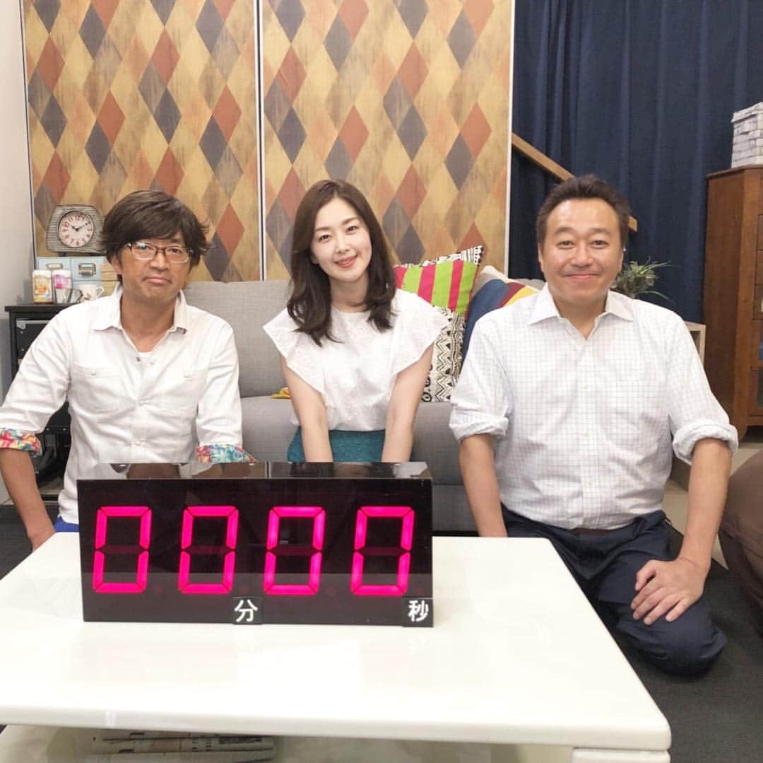 笛木優子のインスタグラム：「リハーサルなし、撮り直しなし、時間制限ありのワンテイクドラマに挑戦しました💦💦 さまぁ〜ずのお二人と楽しく撮影できました😂 かなり緊張して汗だくでしたが。。。 ドラマの後にもいろいろコーナーがあります！良かったら見てください！  Amazon プライム 「さまぁ〜ずハウス」 本日より配信中」