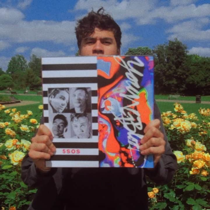 カルム・フッドのインスタグラム：「Thankyou to anyone who has played a role in the making of this album. So proud of my brothers for creating a body of work that represents fully where we are today as artists and as people. YOUNGBLOOD OUT NOW!」