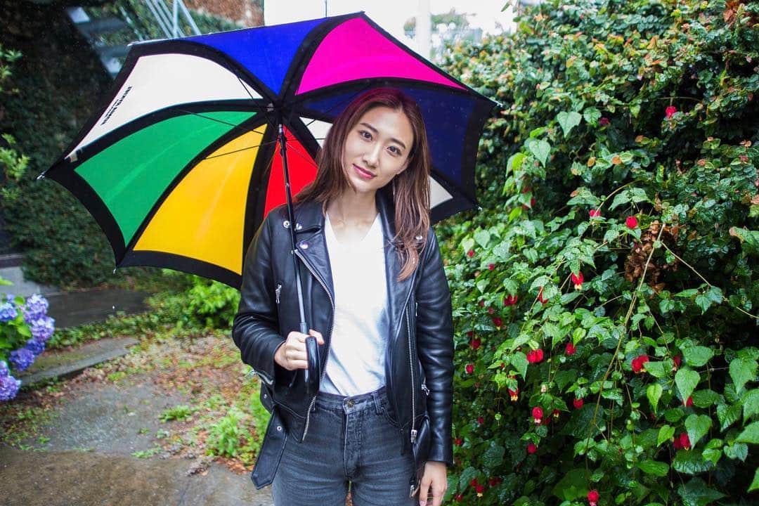 白雪のインスタグラム：「❤️🧡💛💚💙💜🖤」