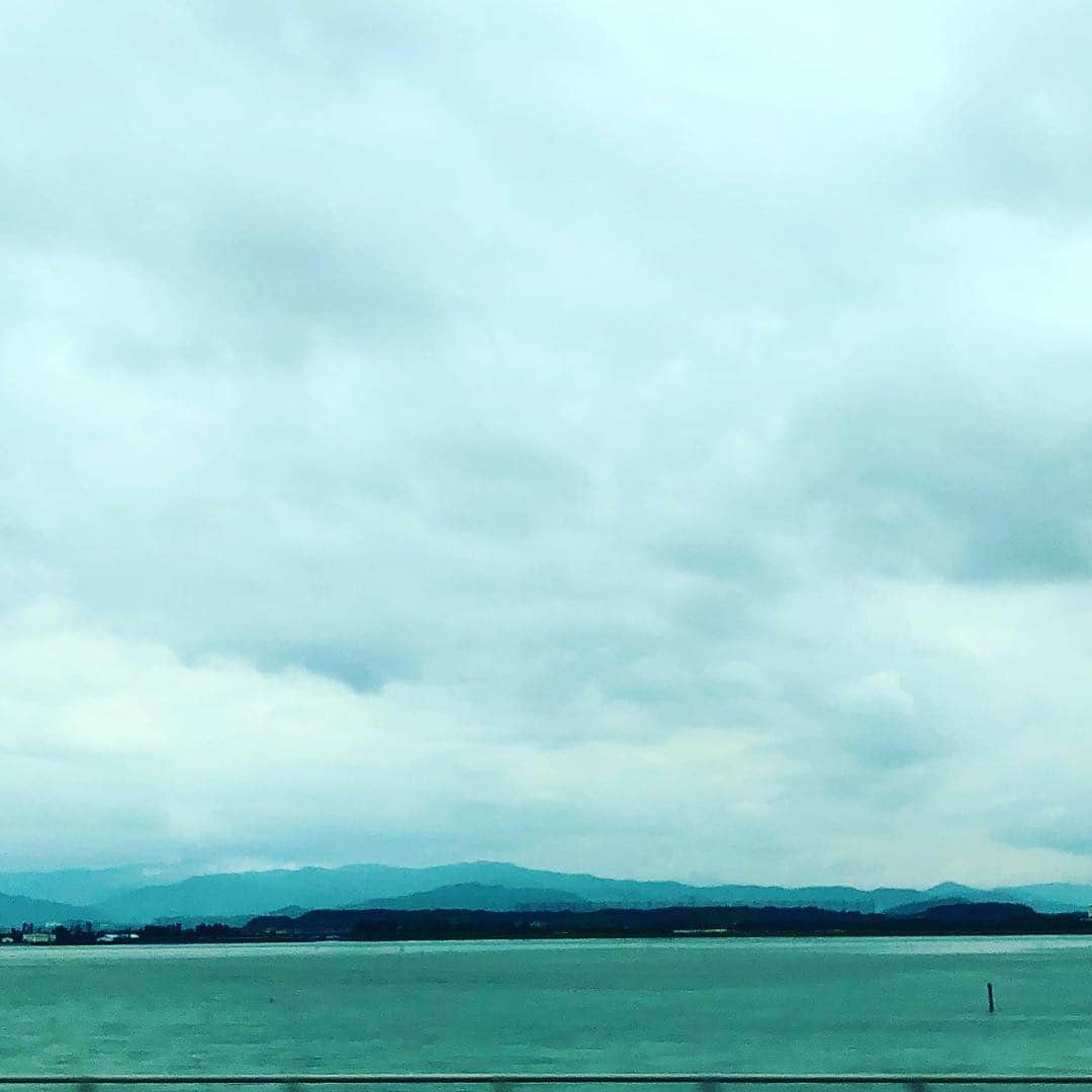 菊地哲さんのインスタグラム写真 - (菊地哲Instagram)「今日も富士しゃんにはフラれました•••なので海のようにロイヒーな浜名湖っス！」6月15日 17時39分 - greatzupper
