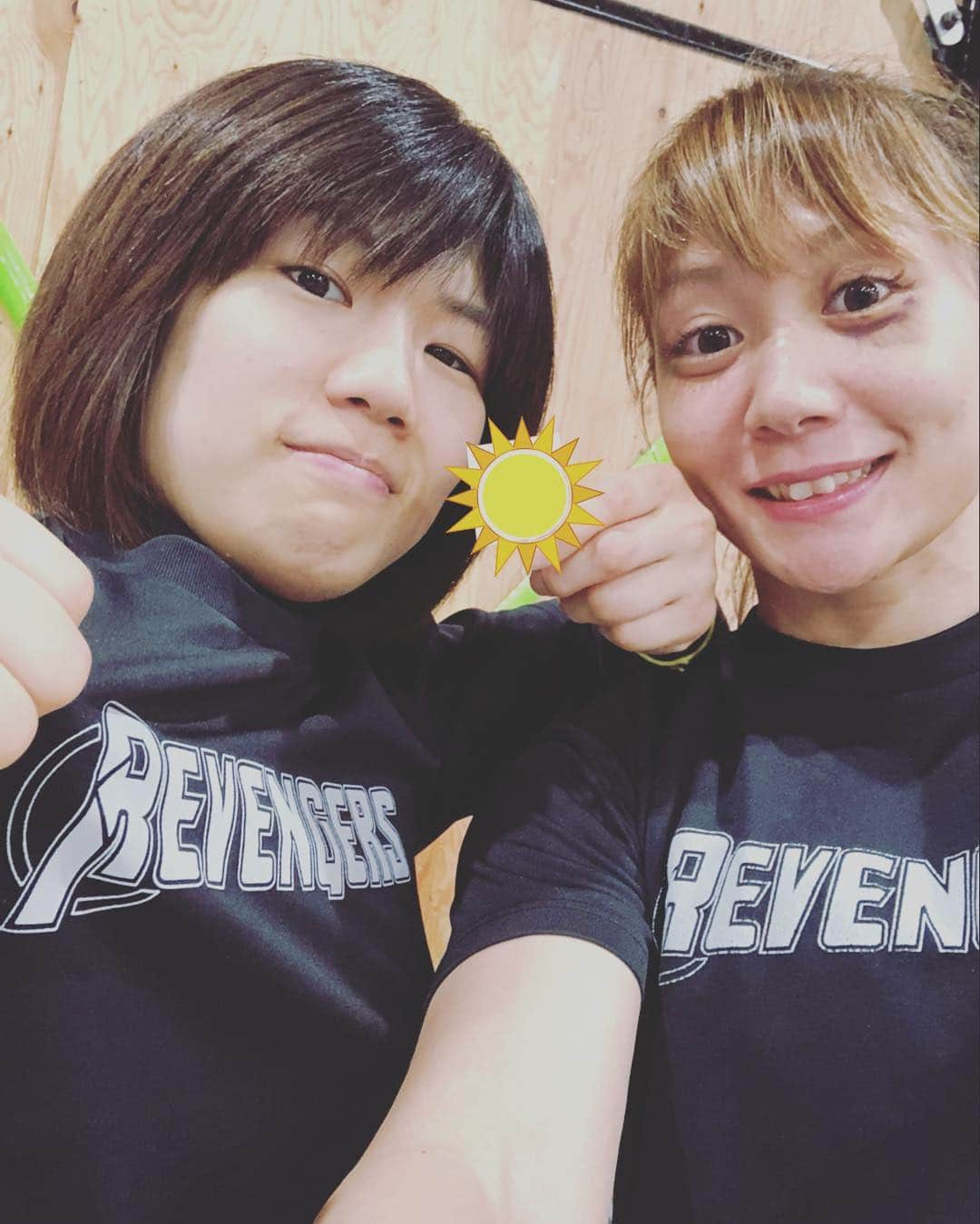 渡辺華奈さんのインスタグラム写真 - (渡辺華奈Instagram)「始めてTシャツかぶったような気がする🤔 私の試合の日、柔道の試合で福岡にいるはずが会場にいた！ 間に合うかも！と思ってダッシュで来てくれたらしい！！ あたたかい！！ 越谷レイクタウンにハマりそう＼＼\\٩( 'ω' )و //／／ めっちゃ笑った！！ #今日じゃないよ #強い人 #高尾 の人 #REVENGERS #リベンジャーズ #柔道 #mma #アスリート #渋谷教育学園渋谷渋谷 #越谷レイクタウン」6月15日 18時16分 - kana_0821